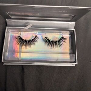 PUR Pro Dramatic Black False Eyelashes FLIRT